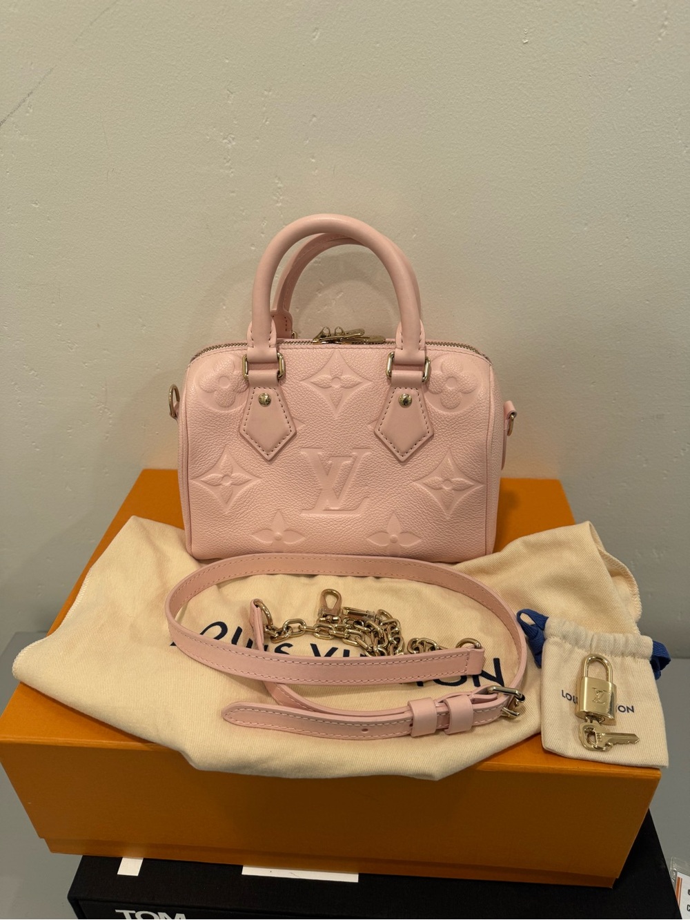 Louis Vuitton Speedy Bandouliere in opale Pink with Removable Strap